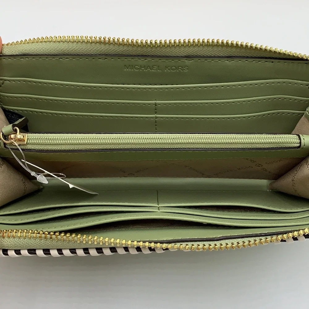 MICHAEL KORS JET SET TRAVEL LARGE THREE QUARTER ZIP WALLET LIGHT SAGE MULTI
